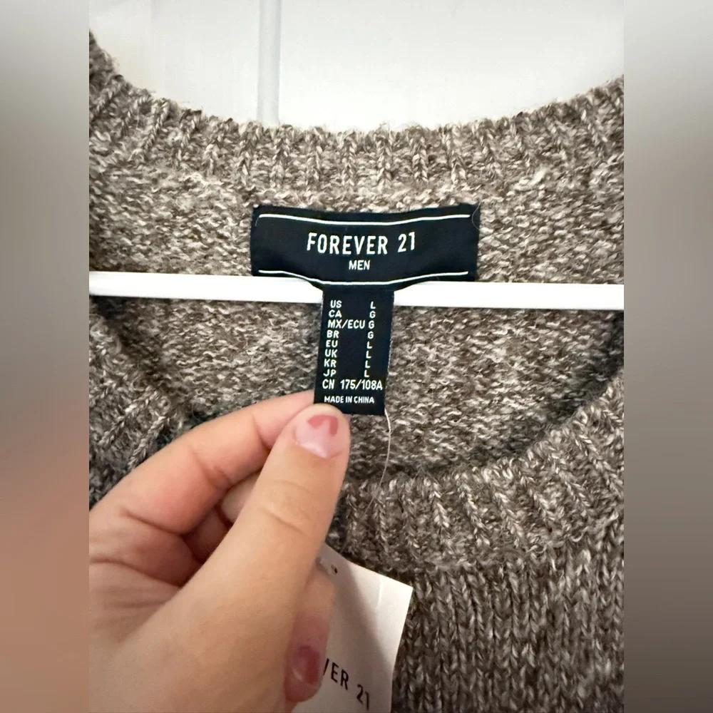 NWT Forever 21 Men's Tan/Brown Oversized Wildlife sweater size large